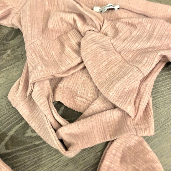 Cropped Front Strap Longsleeve - Picture 3 of 3